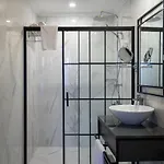 Avsar Hotel