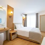 Avsar Hotel 酒店 3*